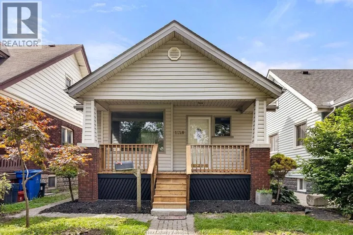 1129 JANETTE AVENUE, Windsor, Ontario N9A5A6