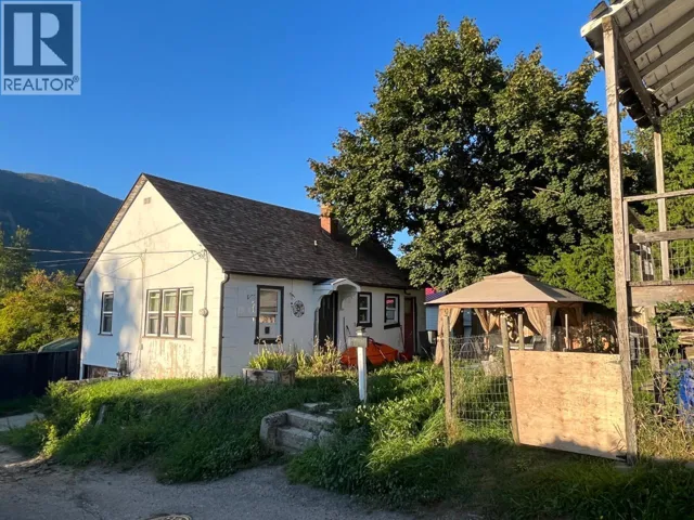 411 LATIMER Street, Nelson, British Columbia V1L4T7