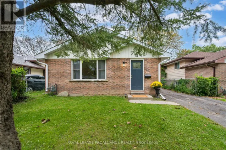 78 GUTHRIE DRIVE, Kingston (Rideau), Ontario K7K5X5