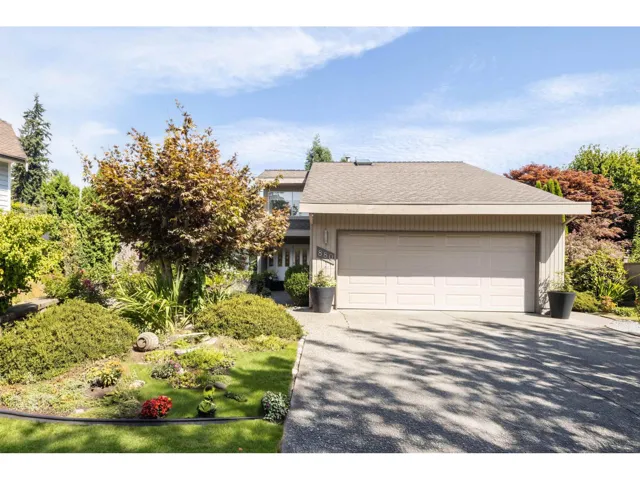 880 164A STREET, Surrey, British Columbia V4A9B9