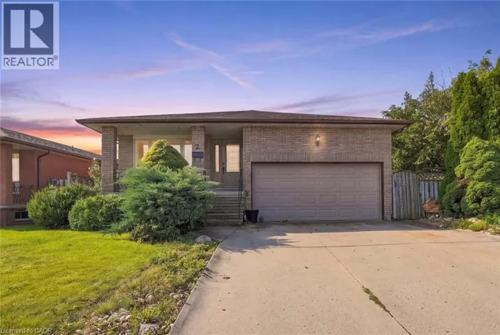 2 HEARTHSIDE Crescent, Hamilton, Ontario L8E4L6