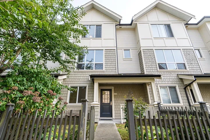 107 7848 209 STREET, Langley, British Columbia V2Y0M4