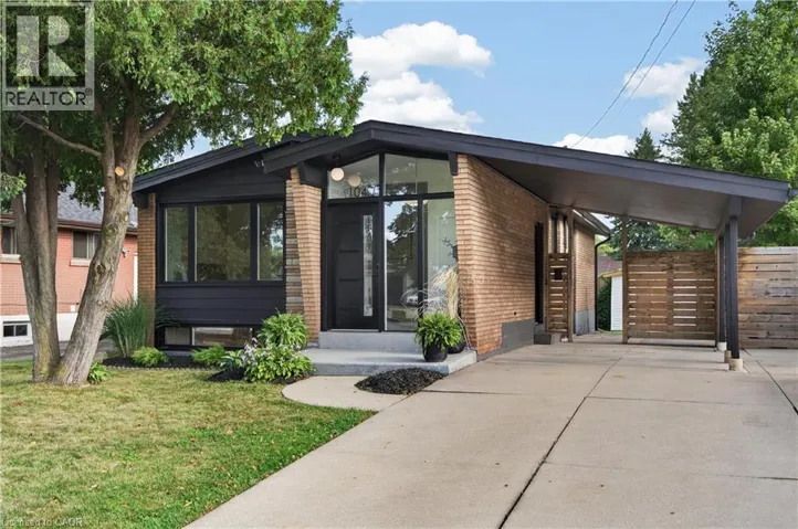 104 SANATORIUM Road, Hamilton, Ontario L9C1Y5