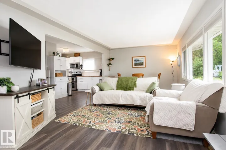 12231 55 ST NW, Edmonton, Alberta T5W3R5