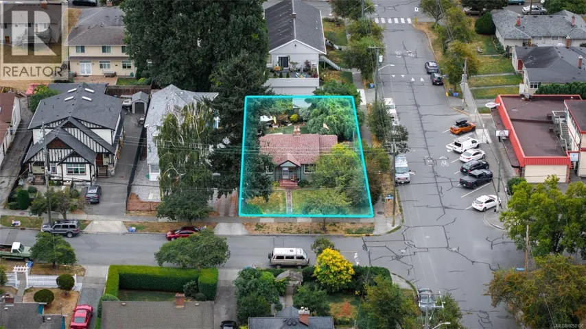 2547 Empire St, Victoria, British Columbia V8T3M5