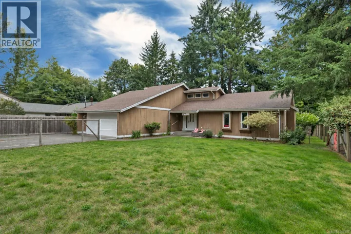 8930 McLarey Ave, Black Creek, British Columbia V9J1A3