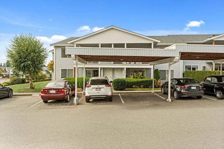 232 32691 GARIBALDI DRIVE, Abbotsford, British Columbia V2T5T7