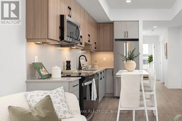 2 - 15 BRENTHALL AVENUE W, Toronto (Parkwoods-Donalda), Ontario M2R0B3