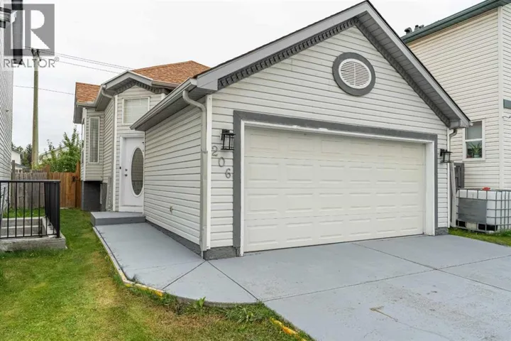 206 Saratoga Close NE, Calgary, Alberta T1Y7A1