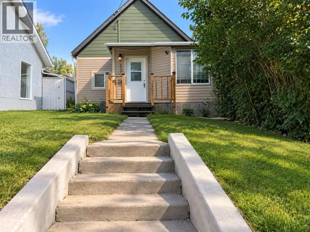 635 7 Street S, Lethbridge, Alberta T1J2H2
