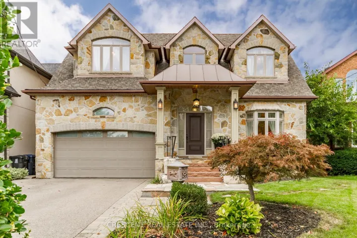 17 AGAR CRESCENT, Toronto (Islington-City Centre West), Ontario M9B5A4