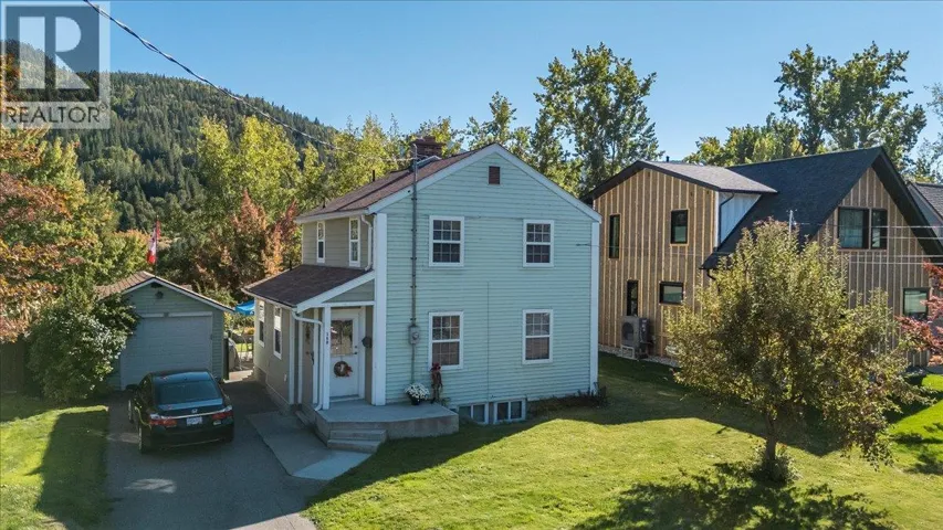 160 Oxford Street, Warfield, British Columbia V1R2T3