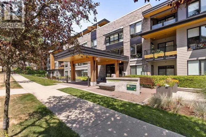 206 3365 E 4TH AVENUE, Vancouver, British Columbia V5M1L7