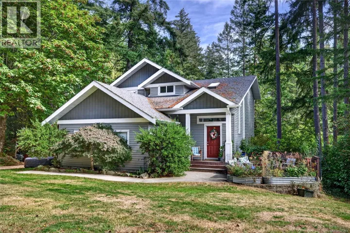 135 Pine Pl, Salt Spring, British Columbia V8K2N4