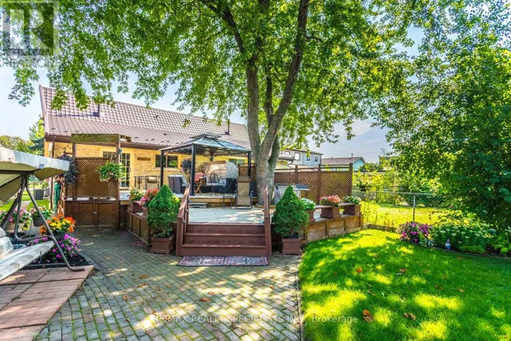 32 FALCONER DRIVE, Mississauga (Streetsville), Ontario L5N1M4