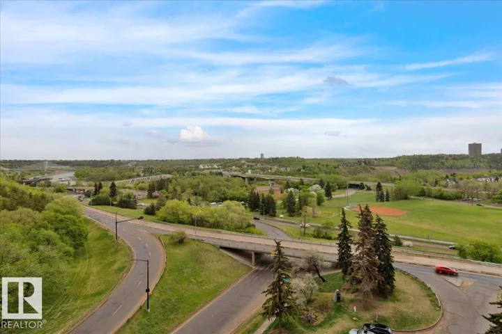 #1012 9918 101 ST NW, Edmonton, Alberta T5K2L1