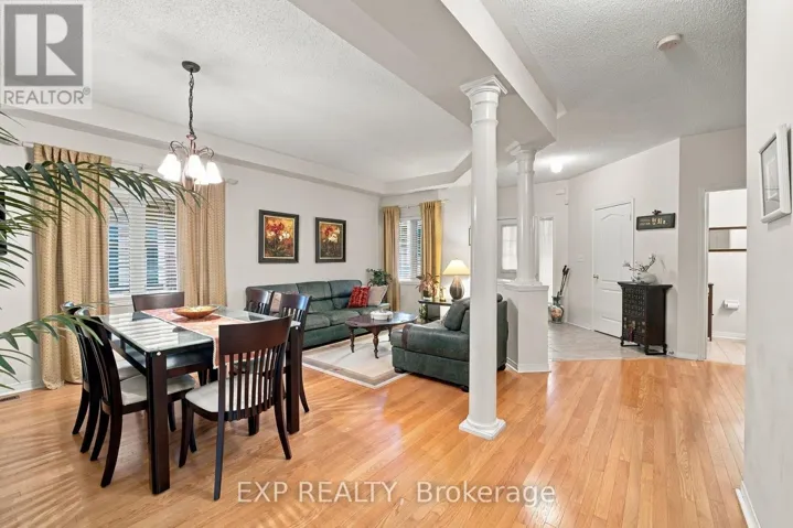 42 KAITLIN DRIVE, Richmond Hill (Oak Ridges Lake Wilcox), Ontario L4E3W7