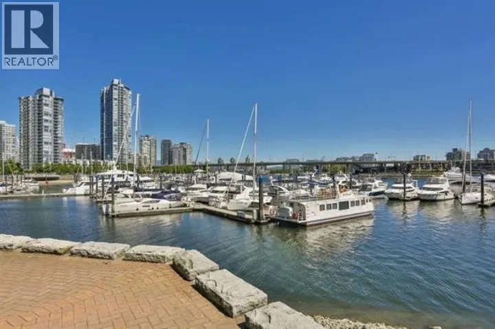2306 1033 MARINASIDE CRESCENT, Vancouver, British Columbia V6Z3A3