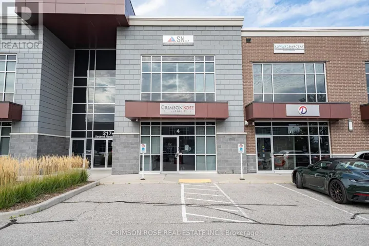 4 - 217 SPEERS ROAD, Oakville (QE Queen Elizabeth), Ontario L6K0J3