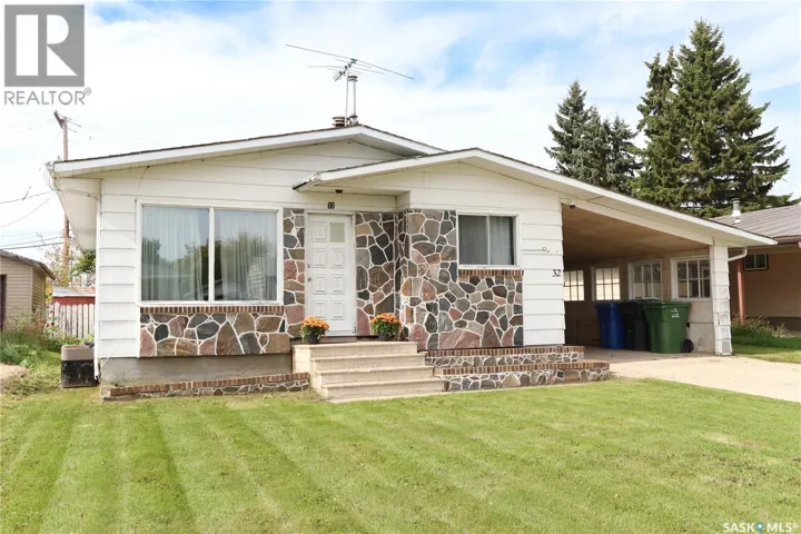 32 Clarke AVENUE, Yorkton, Saskatchewan S3N3X5