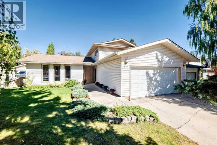 12 Cantrell Bay SW, Calgary, Alberta T2W2C2