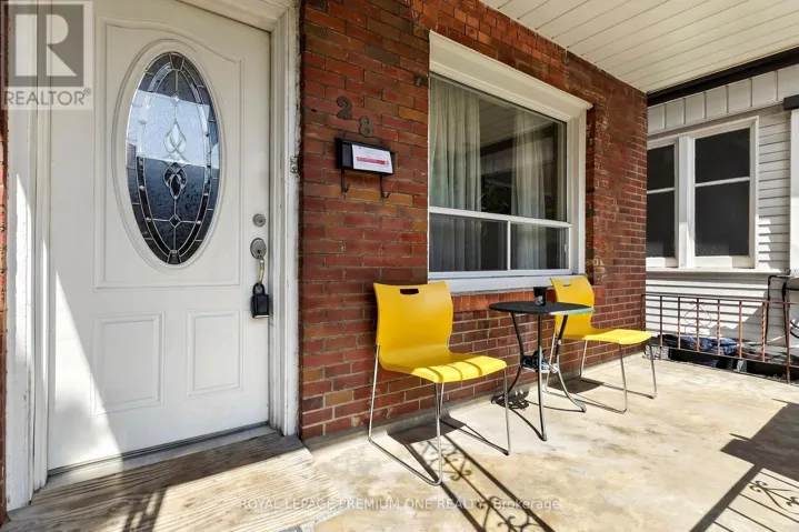 28 GARDEN AVENUE, Toronto (Roncesvalles), Ontario M6R1H6