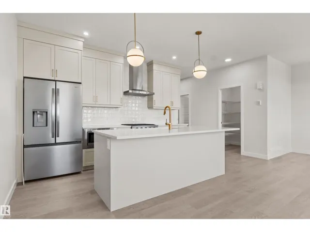 271 PATERSON LI SW, Edmonton, Alberta T6W5V2