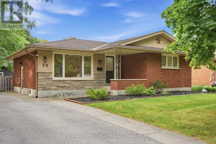 28 BRENTWOOD DRIVE, St. Catharines (Carlton/Bunting), Ontario L2M4M2