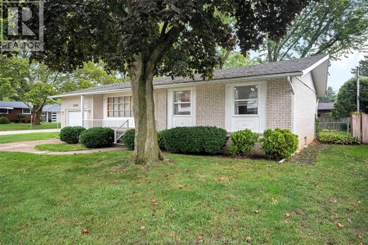 5800 CABOT AVENUE, LaSalle, Ontario N9H1M1