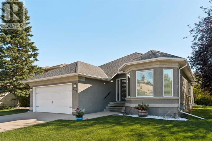 246 Woodpark Green SW, Calgary, Alberta T2W6E9