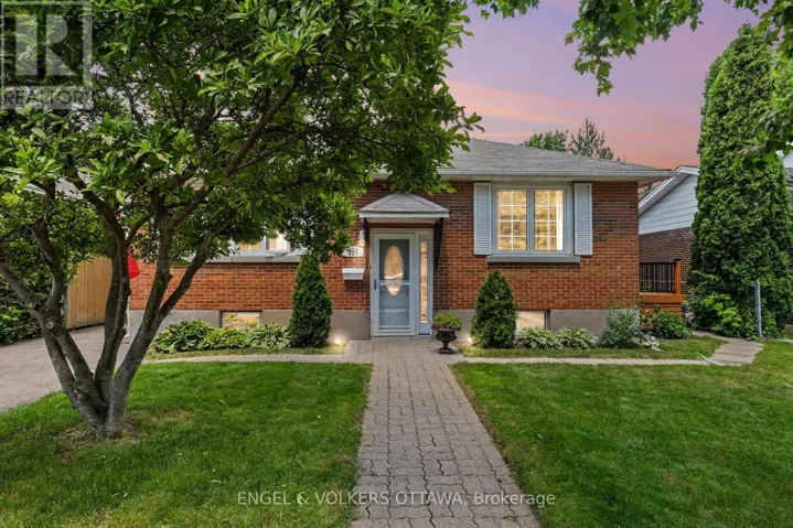 325 SUMMIT AVENUE, Ottawa, Ontario K1H5Z7