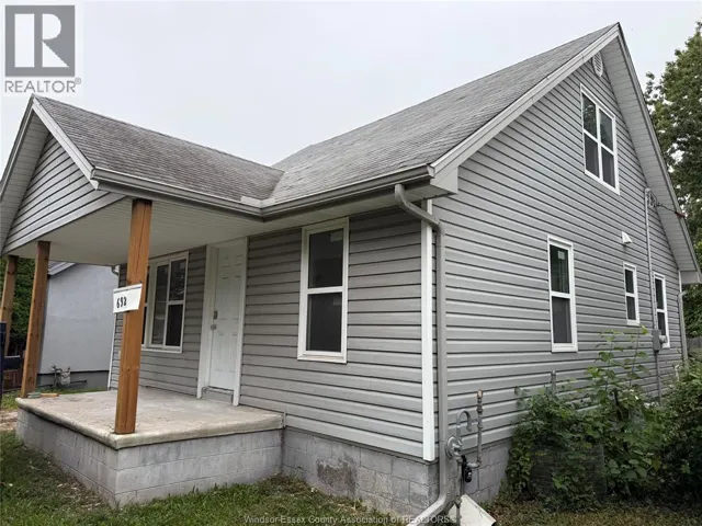692 CAPITOL, Windsor, Ontario N8X3B1