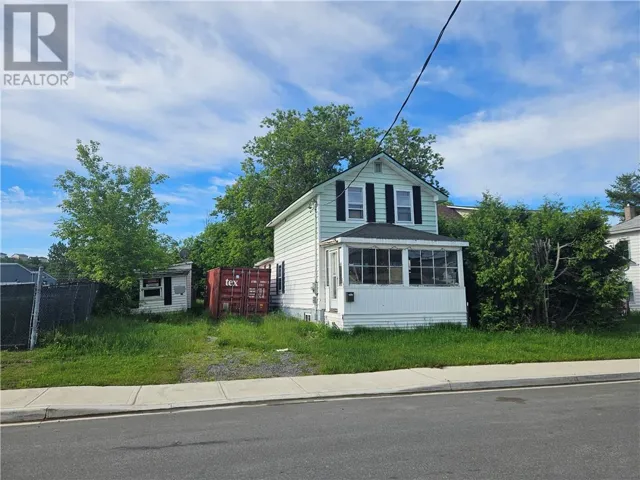 369 Agnes, Sudbury, Ontario P3B2J2