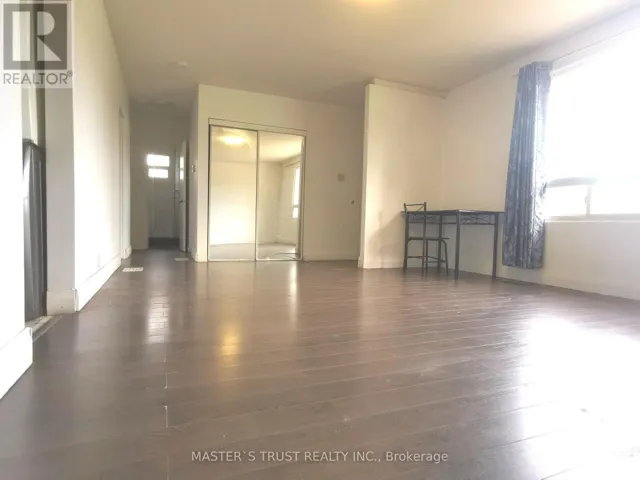 6 CROSS HILL ROAD, Toronto (L'Amoreaux), Ontario M1T3E4