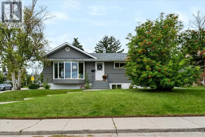 103 Grafton Drive SW, Calgary, Alberta T3E4W4