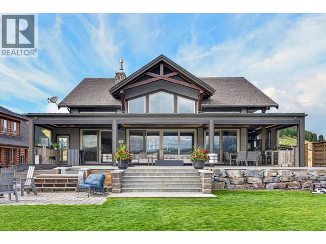 1674 Koocanusa Lake Drive, Lake Koocanusa, British Columbia V0B1T4