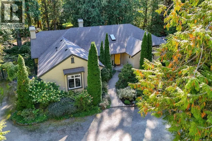 671 Dalkeith Ave, North Saanich, British Columbia V8L5G7