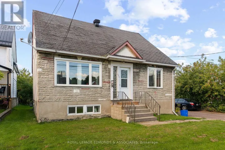 526 MACKAY STREET, Pembroke, Ontario K8A1E6