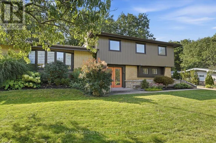 16 PINECREST COURT, Pelham (Fonthill), Ontario L0S1E0