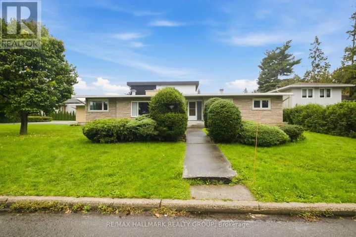 855 MOUNTAINVIEW AVENUE, Ottawa, Ontario K2B5G1
