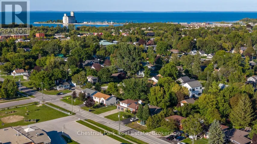 301 SPRUCE STREET, Collingwood, Ontario L9Y3H2