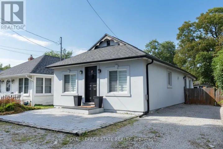 10 GRAHAM STREET, St. Catharines (Port Dalhousie), Ontario L8N5L2