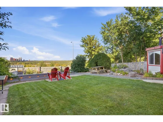 9520 95 AV NW, Edmonton, Alberta T6C2A4