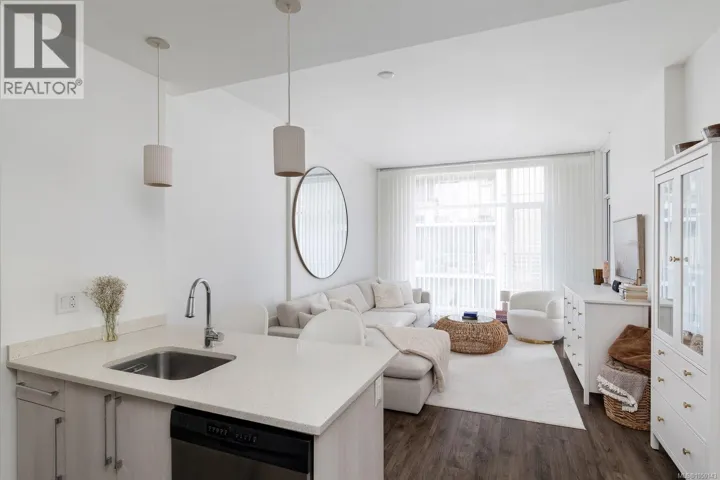 1008 1090 Johnson St, Victoria, British Columbia V8V0B3