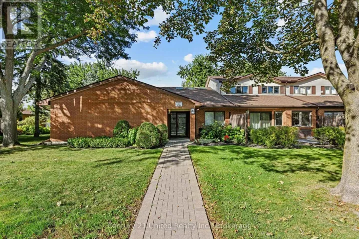 10 - 36 CHAMPLAIN CRESCENT, Peterborough (Northcrest Ward 5), Ontario K9L1T1