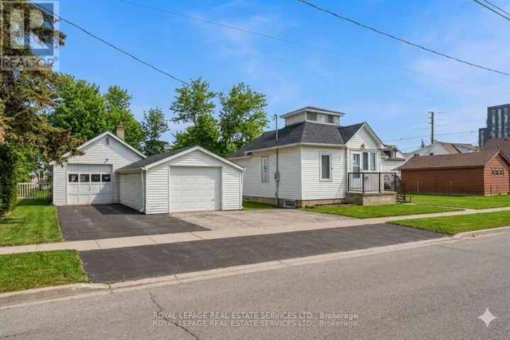 2386 SOVEREIGN STREET, Oakville (BR Bronte), Ontario L6L1L8