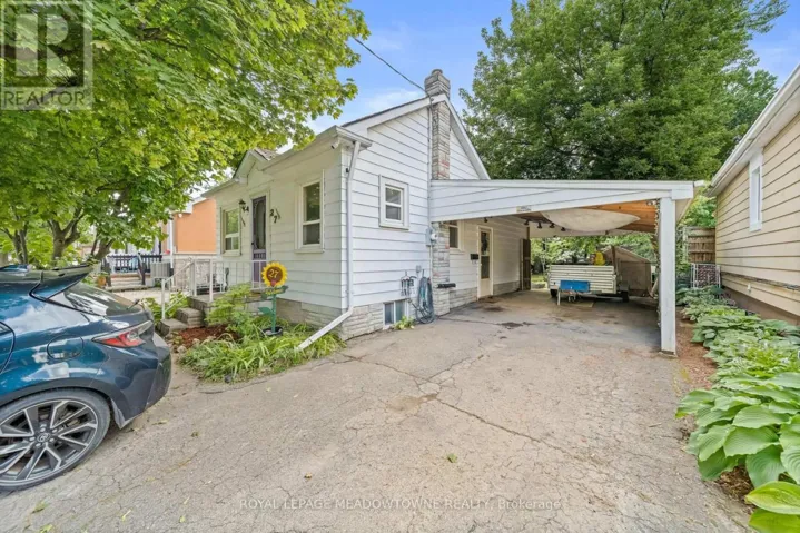 27 ROYCE AVENUE, Brampton (Downtown Brampton), Ontario L6Y1J6