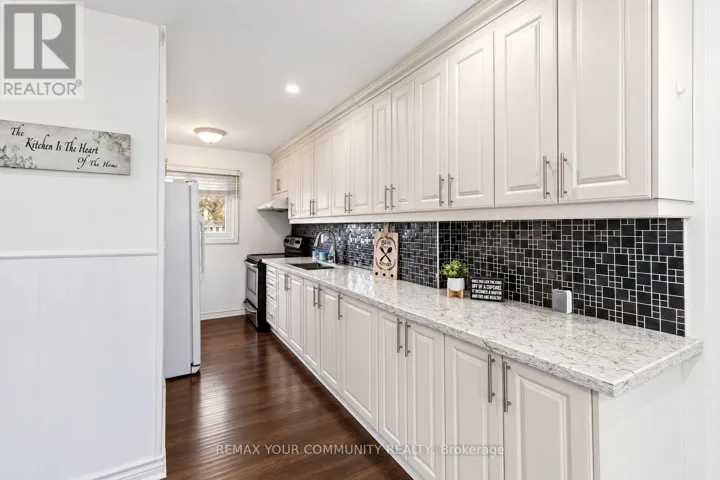 11 GRANTBROOK COURT, Brampton (Northgate), Ontario L6S2K8