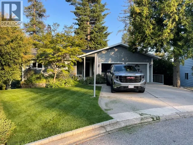 1301 GROSVENOR Place, Castlegar, British Columbia V1N3X8