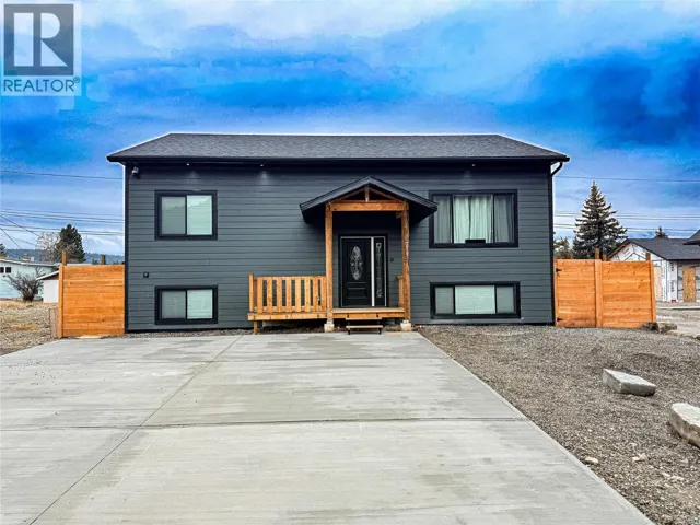 8779 Mountain View Street, Canal Flats, British Columbia V0B1B0